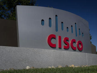 The Ratings Game: Cisco analysts urge investors to give the company more time as it shifts to softwa