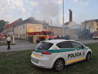 V Trnave horeli sklady pivovaru, hasičov zamestnala aj búrka