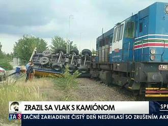 Vodič kamióna sa zrazil s nákladným vlakom, zasahovali záchranné zložky