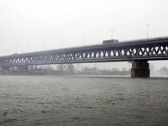 Dopravu v Bratislave skomplikuje uzávera Prístavného mosta
