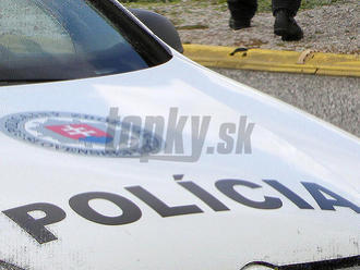 Dopravná nehoda za obcou Tarnov: Zrazili sa dve autá, zranení štyria ľudia