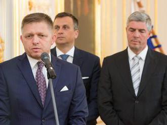 Fico, Danko a Bugár sa pokúsia urovnať konflikt. SNS prestáva hovoriť o novej Koaličnej zmluve