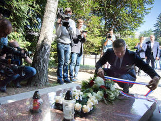 Foto: Premiér Fico si uctil pamiatku Alexandra Dubčeka