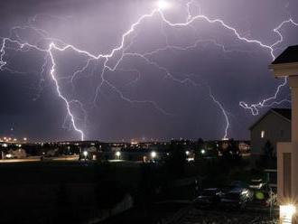 Meteorológovia varujú pred búrkami aj horúčavami na celom Slovensku