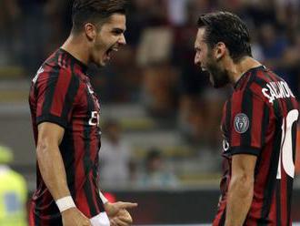 Video: AC Miláno dominovalo v play-off Európskej ligy, Škrtel nezabránil prekvapivej prehre