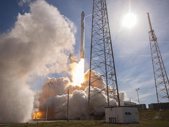 Z Floridy vyštartovala raketa SpaceX s komunikačným satelitom