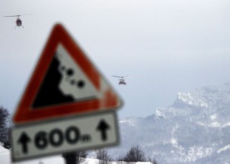 V Berchtesgadenských Alpách padla večer lavína, pátrajú po turistoch