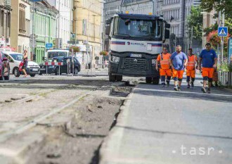 Práce na električkovej trati na Špitálskej v Bratislave pokračujú