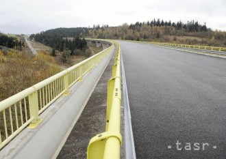 NDS chce do konca roka dať motoristom do užívania tri diaľničné stavby