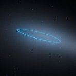 Planetka se roztrhla na dva kusy a chová se jak kometa