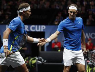 Federer s Nadalom uspeli bok po boku Rod Laver Cupe v Prahe, Európa vedie