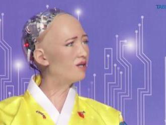 Humanoidný robot vystúpil na panelovej diskusii