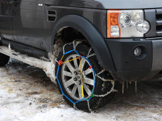 Ako upevniť snehové reťaze na SUV 4×4?