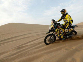 Rely Dakar: Svitko je už v Top 10, motocyklistom museli upraviť trať