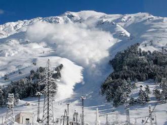 Skialpinisti strhli lavínu v Žiarskej doline, jeden z nich neprežil