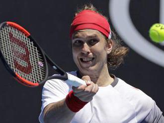 Lacko sa na Australian Open postaral o prvotriednu senzáciu, vyradil finalistu Wimbledonu