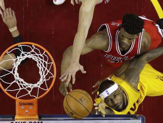 NBA: Butler doviedol Minnesotu k výhre, Warriors otočili duel s Utahom