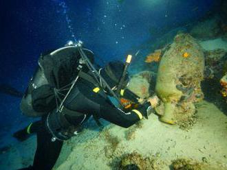 VODA ODHAĽUJE TAJOMSTVÁ: V Čiernom mori objavili najstarší vrak lode