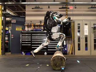Robotický parkour: Boston Dynamics představili robota, který přeskakuje překážky