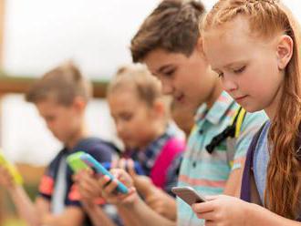 Mobilné telefóny sa môžu v školách používať len ako učebná pomôcka