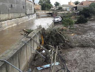 Po záplavách na Malorke ostávajú stále traja nezvestní