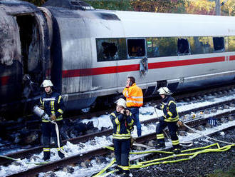 Na juhu Nemecka začal horieť vlak, všetkých pasažierov evakuovali