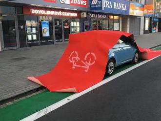 Parkovať na cyklotrase sa neoplatí. Bratislava svojsky 'odmenila' vodiča