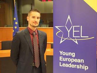 Mladý Slovák má na dosah historický úspech: Pod palcom môže mať celý Brusel