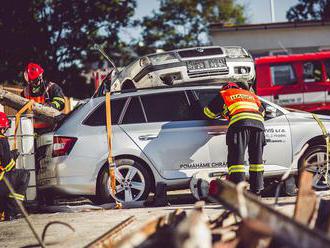 Jindřichohradečtí hasiči vyprošťují zraněné z havarovaných aut už od roku 1997