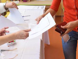 Volebné komisie v Nitrianskom kraji hlásia pokojný priebeh volieb