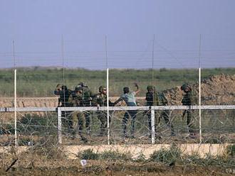 Izrael po nočných bojoch vyslal posily k hraniciam Gazy