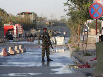 Pri útoku Talibanu zahynulo v Afganistane takmer 40 policajtov