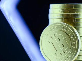 Bitcoin plummets, hitting lowest point of the year     - CNET