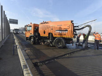 Začala provizorní oprava dálnice D1 mezi Ostravou a Polskem