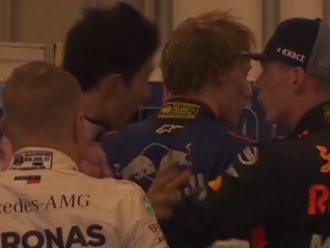 VIDEO: Ako v zlatej ére F1. Verstappen si išiel kolíziu vyriešiť ručne!