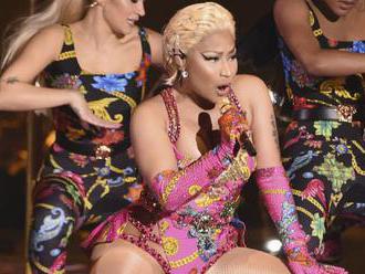 Nicki Minaj v ružovom korzete publikum v Bilbao poriadne rozpálila!