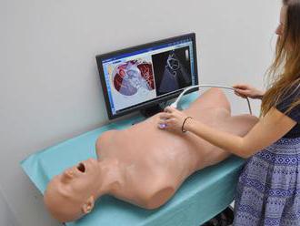 Medici sa učia pracovať s ultrazvukom vďaka simulátoru