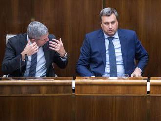 Bugárovci sa nezúčastnia hlasovania o odvolaní Danka z funkcie