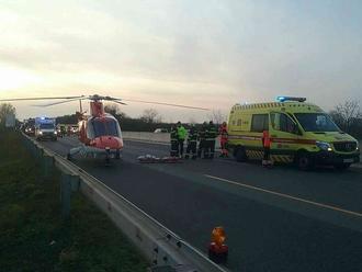 PRÁVE TERAZ Smrteľná nehoda na D1 pred Trnavou: FOTO Uzavretá diaľnica, zasahoval vrtuľník