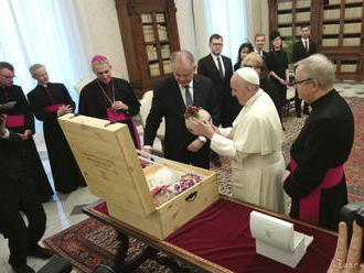 A. Kiska bol u pápeža, odovzdal mu vianočné gule zo Slovenska
