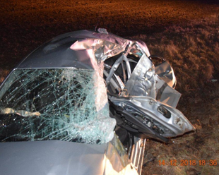 Smrteľná nehoda pri Michalovciach: FOTO Vodič   narazil do stromu, zahynul vo vraku