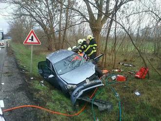 PRÁVE TERAZ Smrteľná nehoda pri Senici: FOTO Čelná zrážka, šofér    bol na mieste mŕtvy
