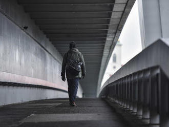 Dráma na najznámejšom moste v Bratislave: Muž chcel skoncovať so životom, zasiahla polícia
