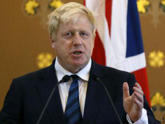 Boris Johnson: Británia by mala zvažovať letecké útoky v Sýrii