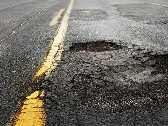 Pothole kills man in Detroit     - Roadshow