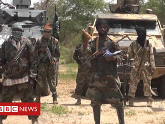 Nigeria Boko Haram: Schoolgirls escape militant attack