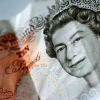 Vo Velkej Britanii by kazdy do 55 rokov mal dostat 10 000 libier