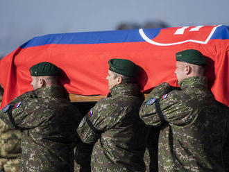 Vládny špeciál priviezol zo Sarajeva telesné pozostatky majora Pavlovského