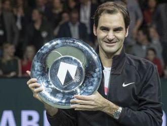 Federer zdoláva súperov, vek i zažité dogmy