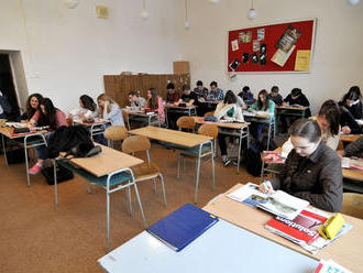 Poslanci zvýšili kvóty pre bratislavské osemročné gymnáziá